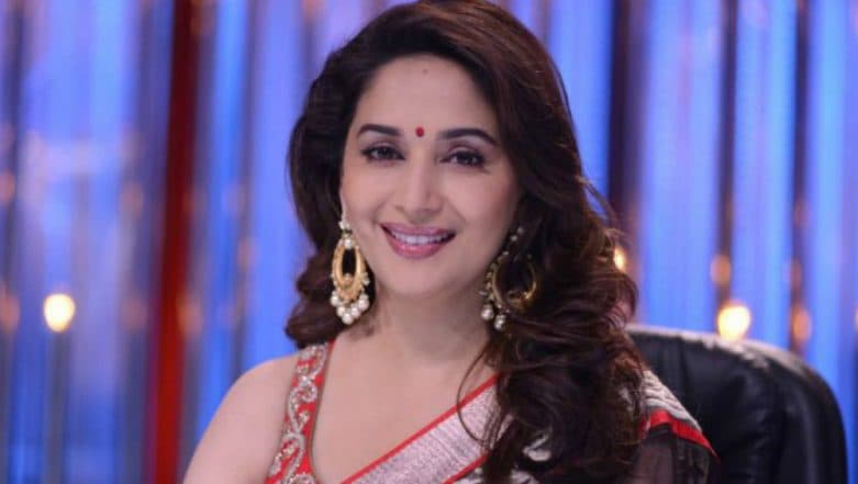 Zee Cine Awards 2019: Madhuri Dixit's Performance on Hum Aapke Hai Koun Song Will Make You Want a Sequel! (Watch Video) Zee Cine Awards 2019: Madhuri Dixit's Performance on Hum Aapke Hai Koun Song Will Make You Want a Sequel! (Watch Video)