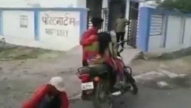 Madhya Pradesh Man Carries Mother's Dead Body on Bike, After Being Denied a Hearse Van in Mohangarh : Watch Video!