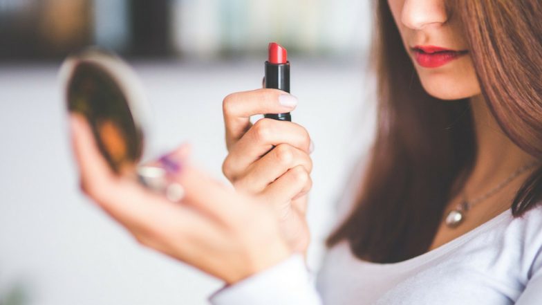 Monsoon Makeup Tips: 7 Tips To Make Your Makeup Last Longer in the Rains