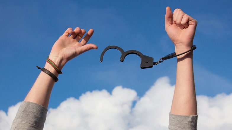 Fake Molestation Case Against Police: Two Women Thieves From Mumbai Strip to Evade Arrest