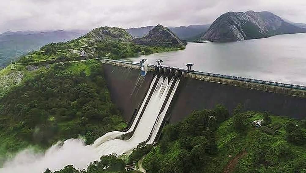 All shutters of Idukki dam in Kerala were opened after 40 years as the water level increased due heavy rains. All shutters of Idukki dam in Kerala were opened after 40 years as the water level increased due heavy rains.