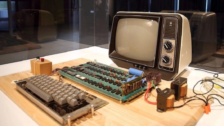 Apple 1 Computer Goes for Auction in Boston: Report