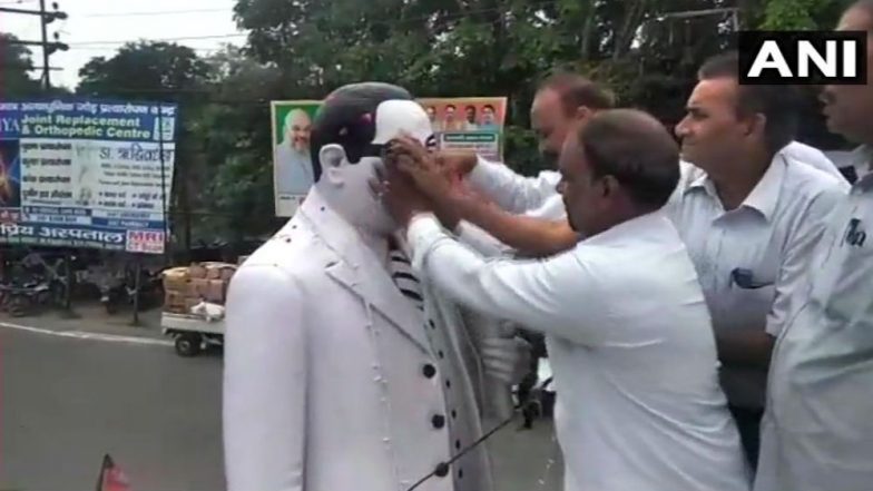 Meerut: Dalit Lawyers Purify Ambedkar's Statue After Rakesh Sinha, BJP Leader Garland It