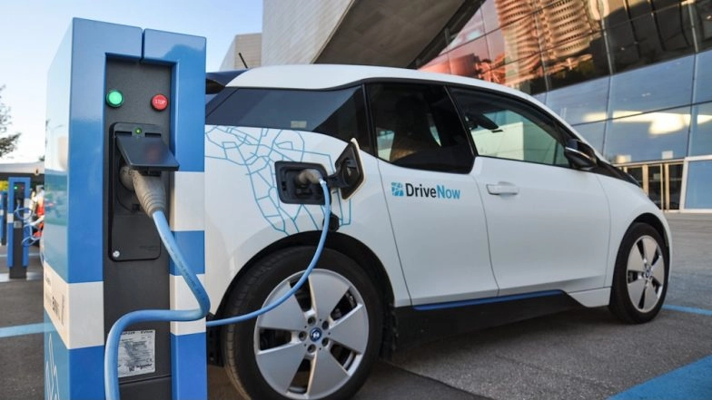 Electric Vehicles to Get Cheaper, GST on EVs Slashed From 12% to 5%