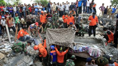 Lombok Earthquake: 98 People Dead, Over 200 Injured, Operation Underway to Rescue Thousands of Tourists in Indonesia (Watch Video)