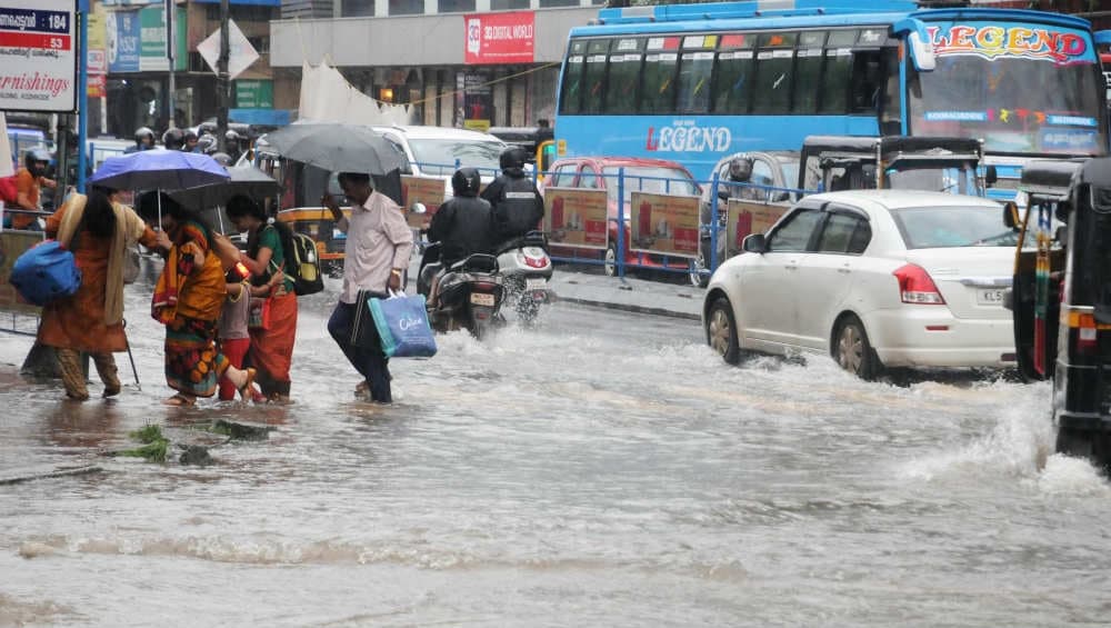 IMD Issues Orange and Yellow Alerts in Kerala Districts as Rains Continue to Batter State, Check District Names IMD Issues Orange and Yellow Alerts in Kerala Districts as Rains Continue to Batter State, Check District Names