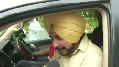 Navjot Sidhu Stopped by Police at Delhi Entry Point While Going to Participate in 'Relay Dharna' Led by Punjab CM Amarinder Singh at Jantar Mantar