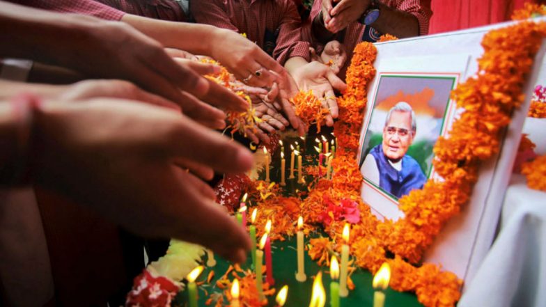 Watch Video: BJP Leaders Fall Into River As Their Boat Tilts During Former PM Vajpayee’s Ashes Immersion in Kuano River in UP