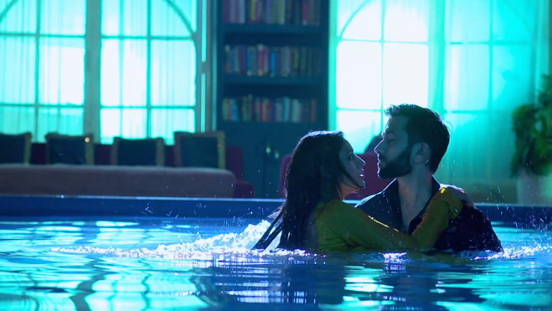 Ishqbaaz Shivaay Anikas Hot Pool Romance Pics Sexy Lovemaking Sequences Of Naakul Mehta