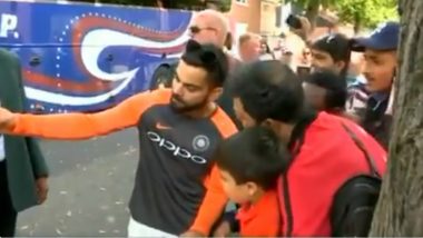 Virat Kohli Obliges Young Cricket Fan Who Shouted 'Virat, Picture Please' After India Beat England in 3rd Test, Watch Video