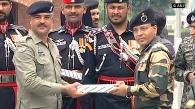 Pakistan Celebrates Its 72nd Independence Day, Exchanges Sweets With BSF at Wagah Border