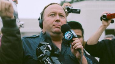 Apple, Facebook Take Down Pages of 9/11 Conspiracy Theorist Alex Jones