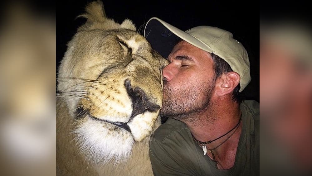 Animal-Human friendships are popular on Instagram. Animal-Human friendships are popular on Instagram.