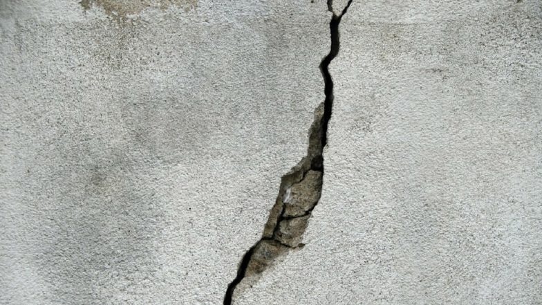 Mira Road Building Develops Cracks: 72 Families Living in Kashimira Complex Built 16 Years Ago Evacuated