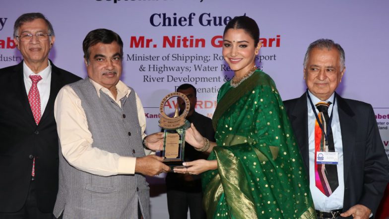 Sui Dhaaga Star Anushka Sharma Redefines Elegance With Her Green Sari At Priyadarshini Awards! View Pic