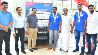 Sri Jaisal Awarded With Mahindra Marazzo for Offering Himself as a Footstep During Kerala Flood Relief Ops, See Pictures