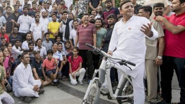 To Kickoff Samajwadi Party's 2019 Lok Sabha Poll Campaign, Akhilesh Yadav Will Cycle 50-km From Kannauj to Agra-Lucknow E-Way