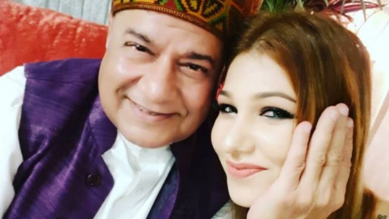Bigg Boss 12: Is Jasleen Matharu and Anup Jalota’s Relationship Fake? This Year Old Video of Hers Suggests So