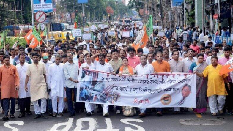 Lok Sabha Elections 2019: Communal Politics Takes Centrestage in West Bengal as TMC, BJP Fight for Supremacy Lok Sabha Elections 2019: Communal Politics Takes Centrestage in West Bengal as TMC, BJP Fight for Supremacy