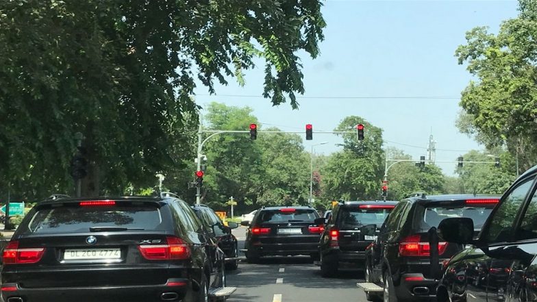 PM Narendra Modi's Cavalcade Enroute 'Swachhta Hi Seva' Event Gets Stuck in Delhi Traffic Jam