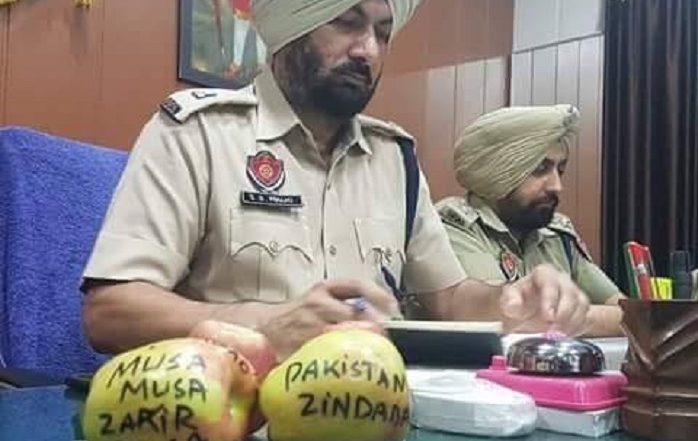 Apples With 'Pakistan Zindabad' & Anti-National Slogans Found From Kotkapura Of Punjab's Faridkot, Police Registers Case: Watch Video