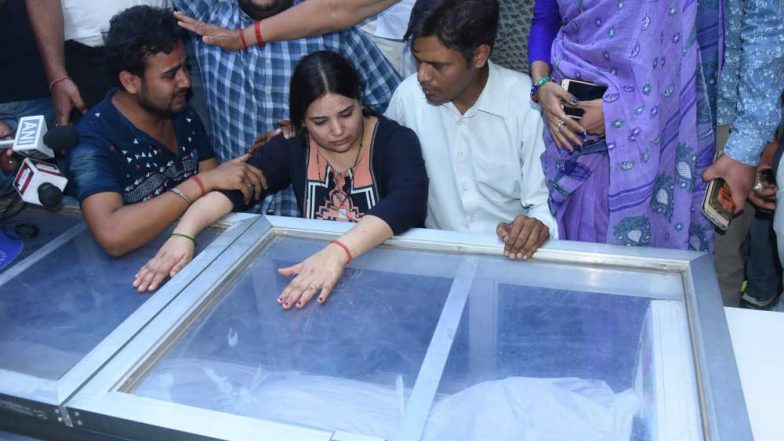 Vivek Tiwari Death: Caste-Based Police Recruitment by Akhilesh Yadav Responsible For Apple Executive's Killing, Says BJP