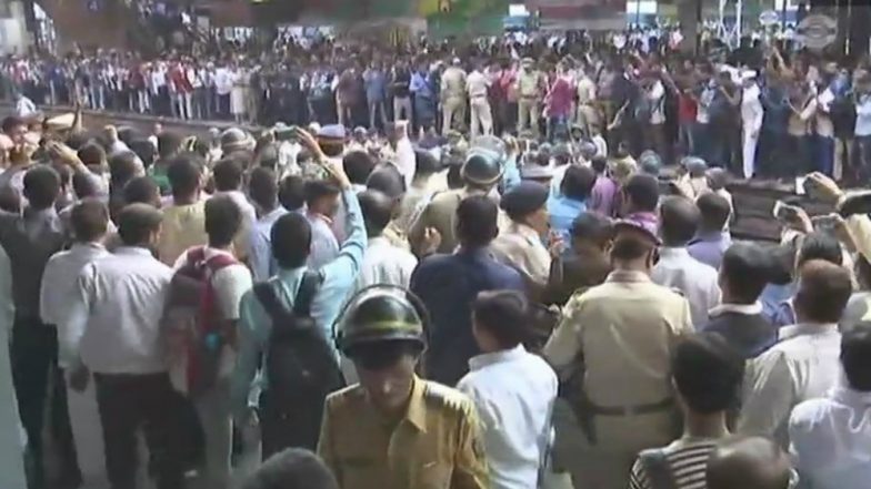 Bharat Bandh Today: Two BEST Buses Attacked, Most Petrol Pumps Shut in Mumbai and Thane