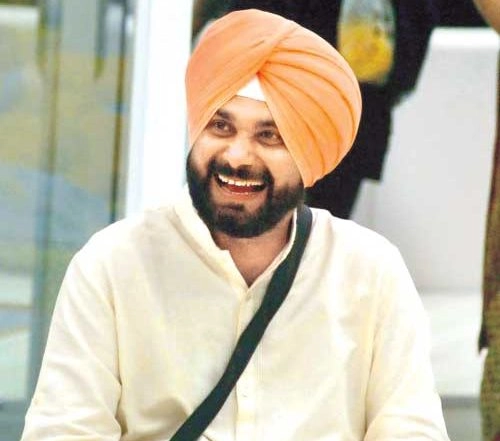 Navjot Singh Sidhu Attacks BJP, Urges Indore People to Vote 'Kale Angrez' Out of Power