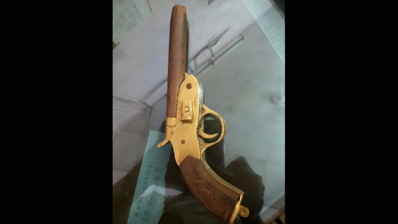 Delhi Metro Station: Passenger From Uttar Pradesh Held for Carrying Country-Made Pistol