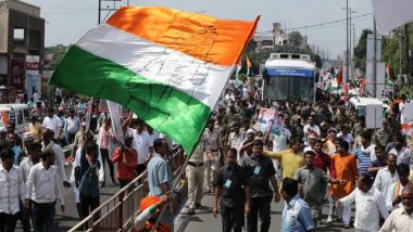 Rahul Gandhi Takes Samosa and Tea Break at Roadside While Holding Roadshow in Poll-bound Madhya Pradesh