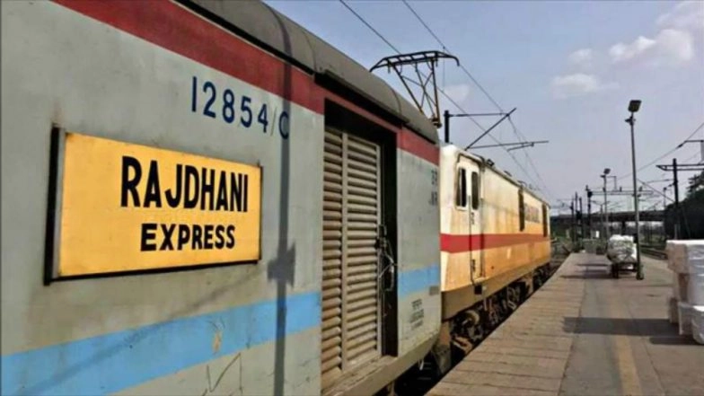 Coronavirus Outbreak: Delhi Couple Deboarded at Kazipet from Rajdhani Train After Home Quarantine Seal Found on Husband's Hand