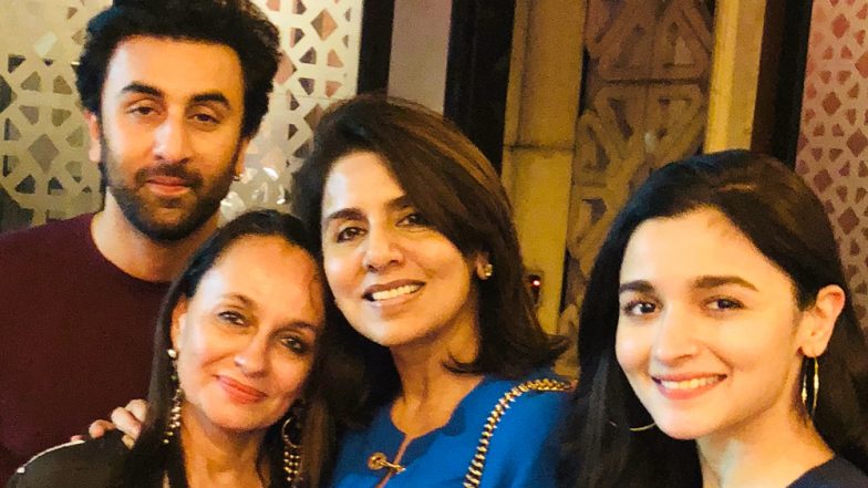 This Pic of Ranbir Kapoor and Alia Bhatt Posing With Their Mommies Screams 'Rishta Pakka'!