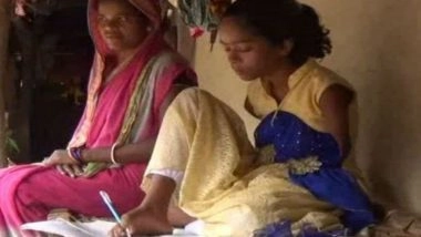 Odisha: 12-Year-Old Girl Subhadra Tungo Born Without Arms, Uses Feet as Hands