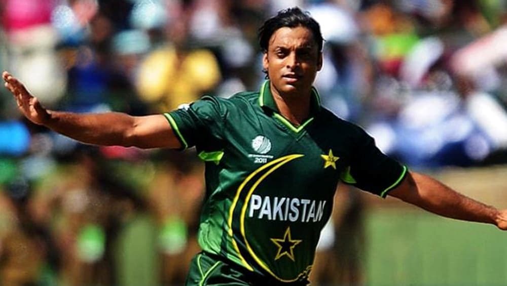 Shoaib Akhtar on Steve Smith’s Batting Technique: I Would Have Hit the Australian Batsman to Stop Him From Scoring Shoaib Akhtar on Steve Smith’s Batting Technique: I Would Have Hit the Australian Batsman to Stop Him From Scoring
