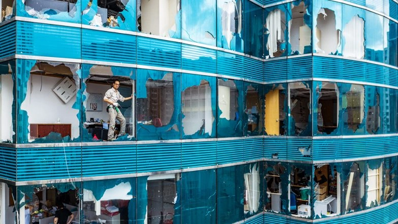Typhoon Mangkhut Makes Landfall in Philippines and Hong Kong: Pictures Show Devastating Effect of Rain &amp; Storm