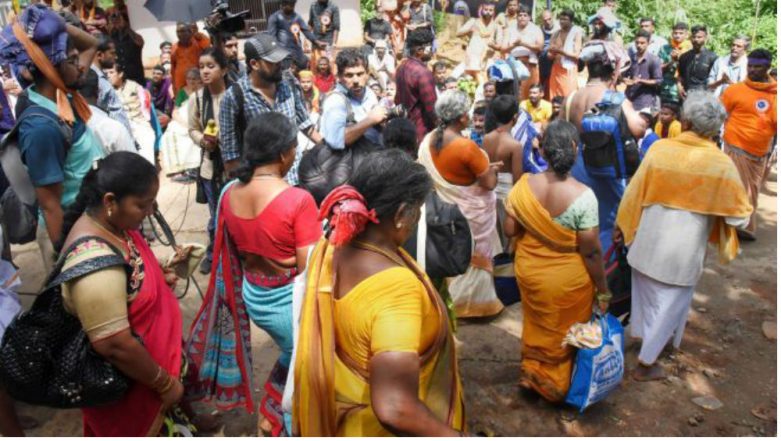 781px x 441px - Mahabaleshwar Temple Dress Code: Only Men in Dhoti, Women in Salwar, Saree  Can Enter the Gokarna Temple | ðŸ“° LatestLY