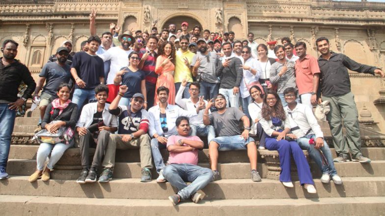 Amidst Controversies Kangana Ranaut's Manikarnika Wraps Up! View Pic