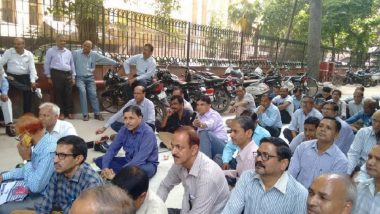 Mann Ki Baat Producer Boycotts Key Meet, Joins Protesting AIR Employees at Jantar Mantar