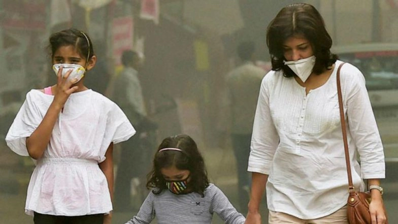 Delhi Pollution: Arvind Kejriwal Distributes 50 Lakh Masks Among School Goers
