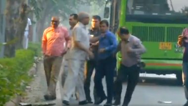 CBI vs CBI: 4 'Suspicious' Men Detained Outside Alok Verma's Home in Delhi