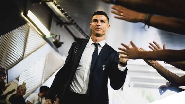 Cristiano Ronaldo Returns to Juventus for Medical Tests; Click Selfies With Fans (Watch Video and Pics)