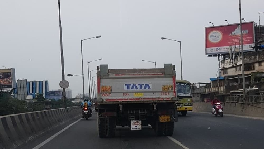 Mumbai Police Traffic Advisory: Sion Flyover to Remain Shut on Monday Due to Repair Work Mumbai Police Traffic Advisory: Sion Flyover to Remain Shut on Monday Due to Repair Work