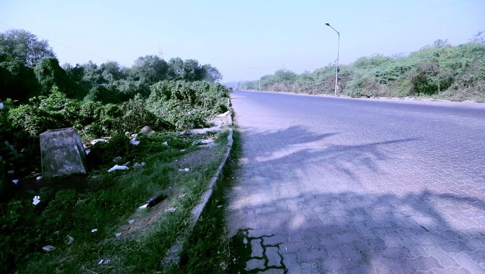 The Madh Marve route is said to be haunted by a lady who was murdered. The Madh Marve route is said to be haunted by a lady who was murdered.