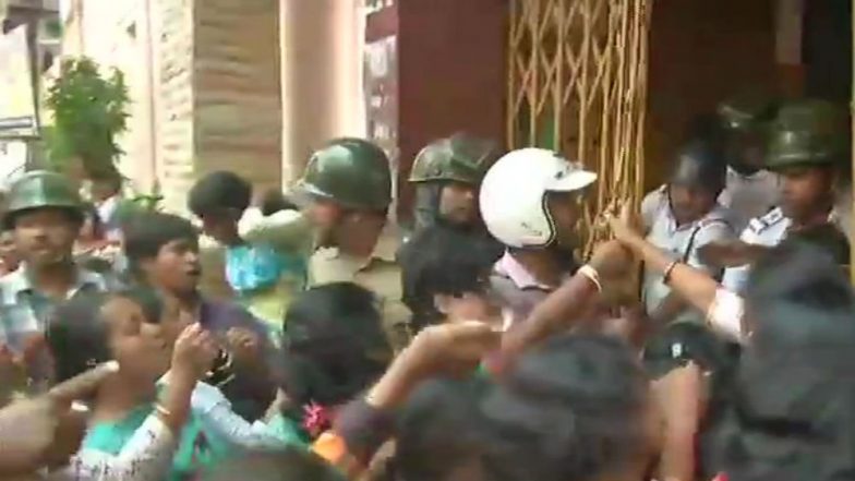 Kolkata: Minor Girl Student Sexually Assaulted by Teacher in School Premises, Accused Arrested After Protest