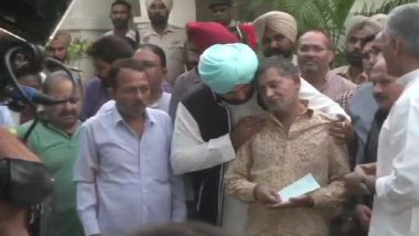 Amritsar MLA Navjot Singh Sidhu 'Adopts Families of Those Killed in Train Tragedy'