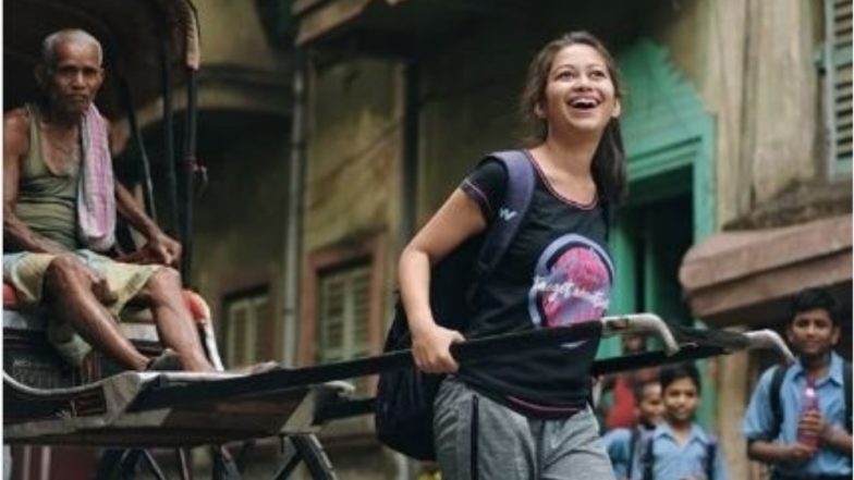 Hoax Alert! Viral Photo of Young IAS topper With Her father in a Hand Rickshaw is Fake, Girl Shares the Original Post
