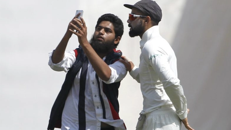 Virat Kohli’s Fan Who Invaded Pitch for Selfies With Indian Captain During 2nd Test Match Booked for Trespassing Into Cricket Ground