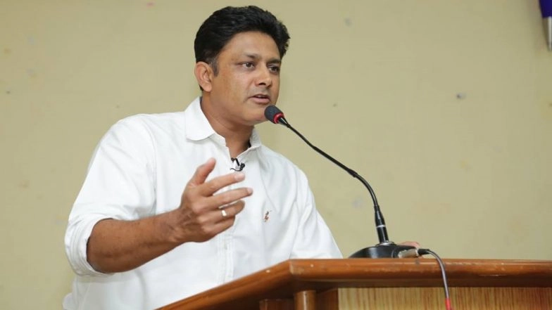 Anil Kumble Obliges to a Fan on Flight, Agrees to Meet Him On-Board After Receiving a Tweet