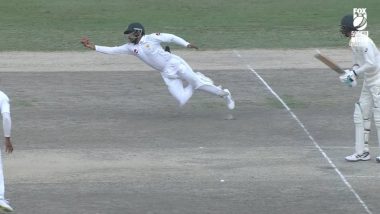 Babar Azam Takes a Stunning Catch to Dismiss Mitchell Starc During Pakistan vs Australia Test Match (Watch Video)