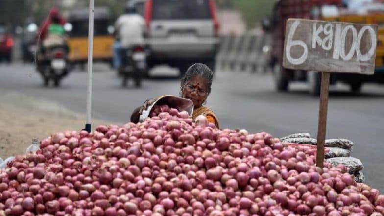 Onion Prices Continue to Soar, Minister Ram Vilas Paswan Says Private Traders May be Permitted to Import Bulb Onion Prices Continue to Soar, Minister Ram Vilas Paswan Says Private Traders May be Permitted to Import Bulb